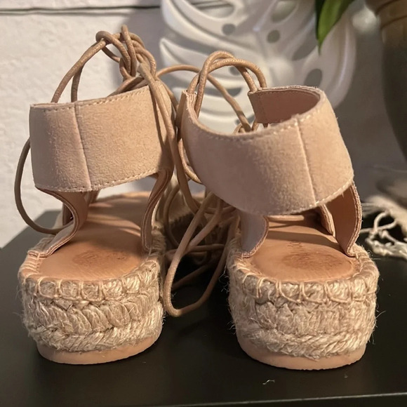 Sedona Ghillie Espadrille Sandal. Size 5 - Picture 3 of 8